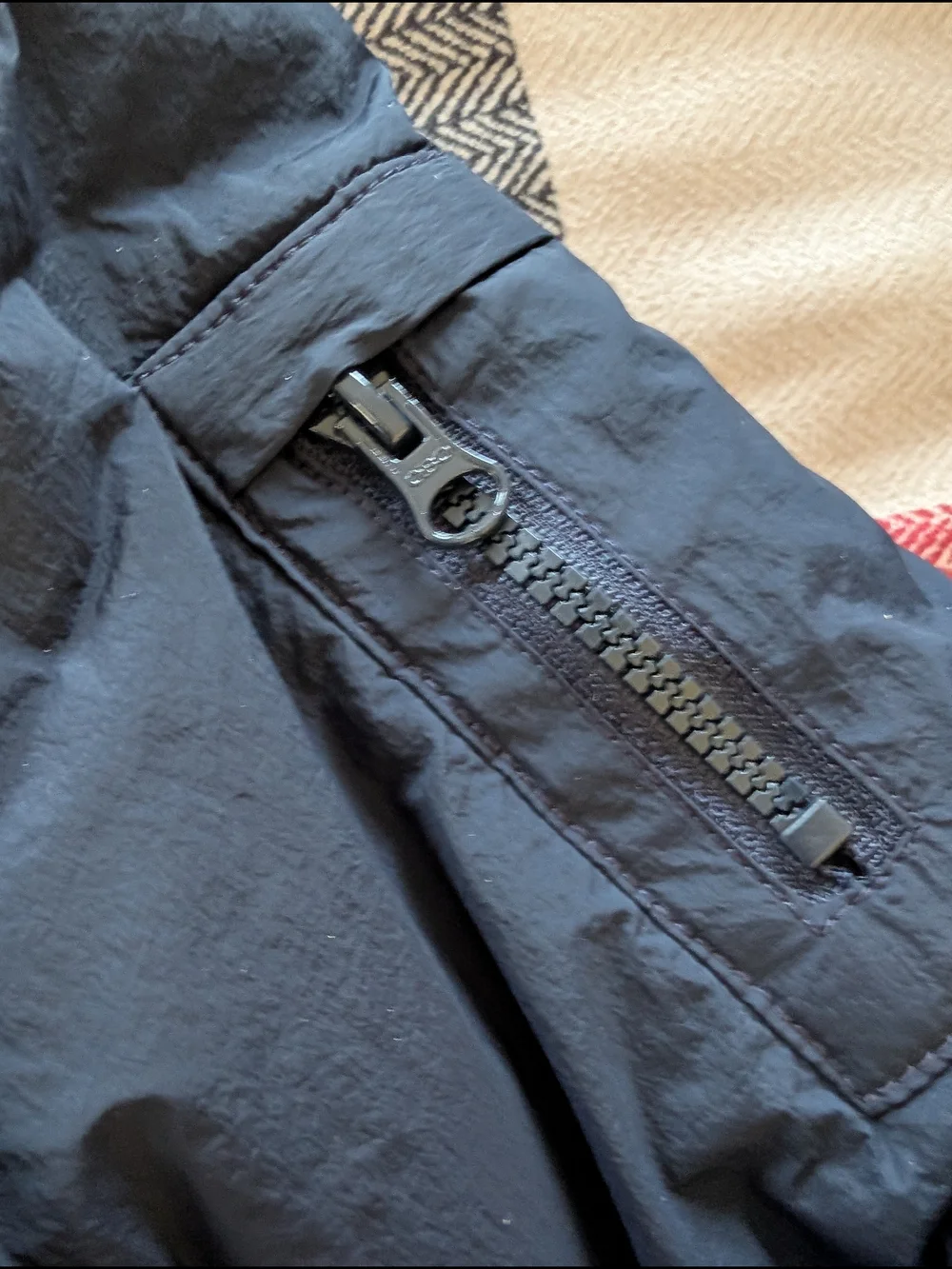 Old Navy Hooded Puffer Jacket in Charcoal Gray - Picture 3 of 4